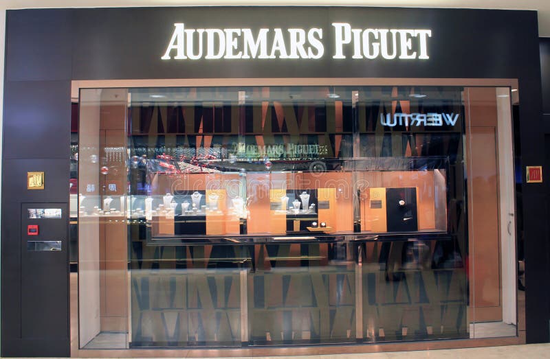 Explore Audemars Piguet Paysagiste Paris Pricing at Tsim Sha Tsui Store