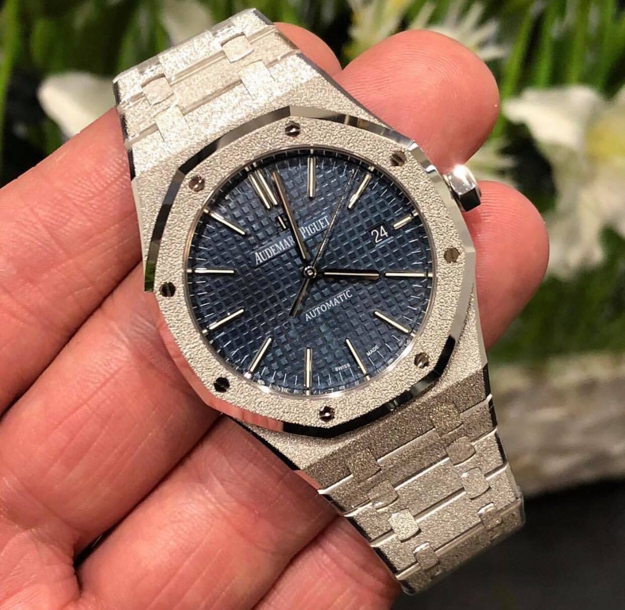 How Much Do Audemars Piguet Employees Make? Pay Insights from Reddit HK & USD