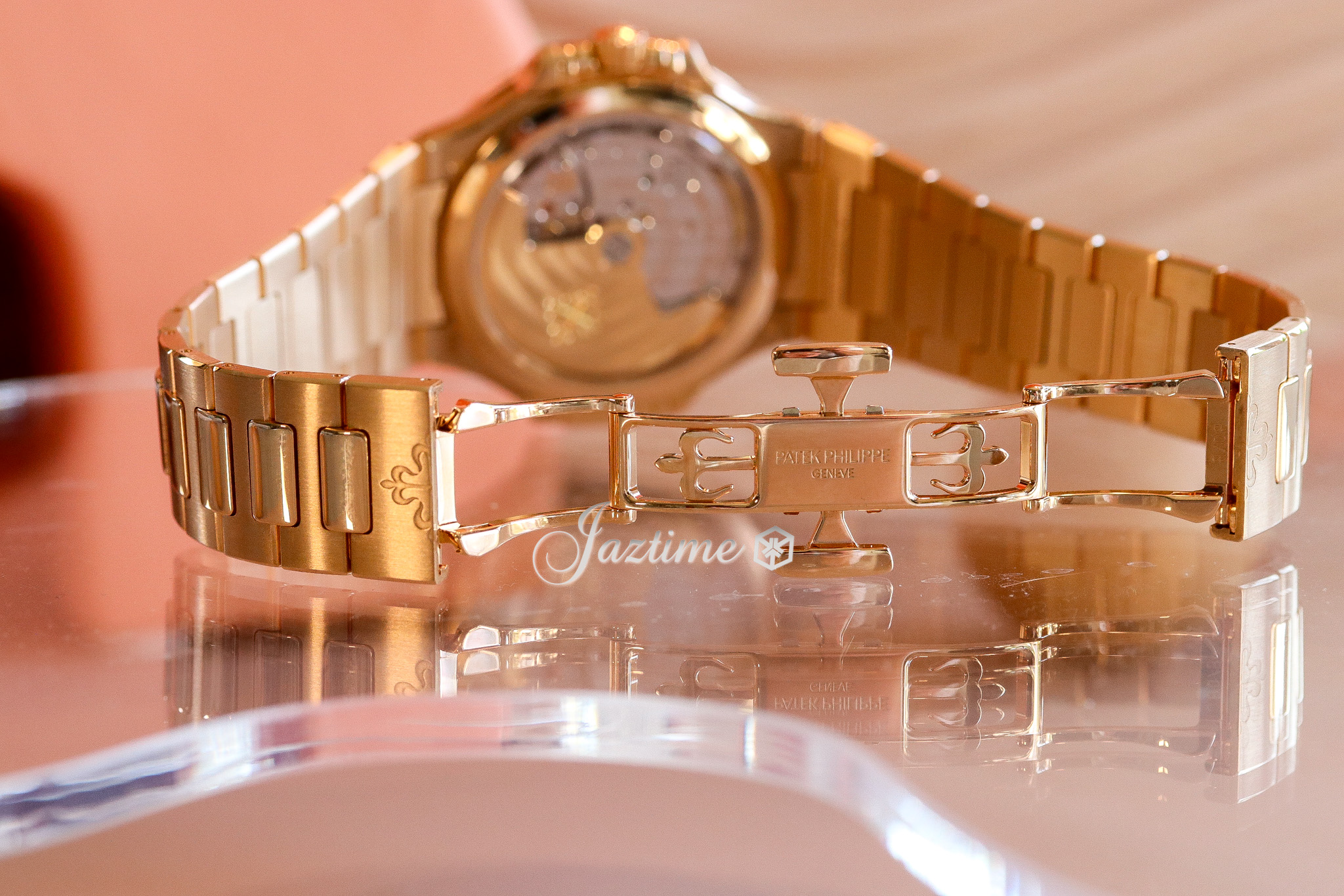 Patek Philippe Nautilus for Ladies: A Perfect Blend of Craftsmanship and Style