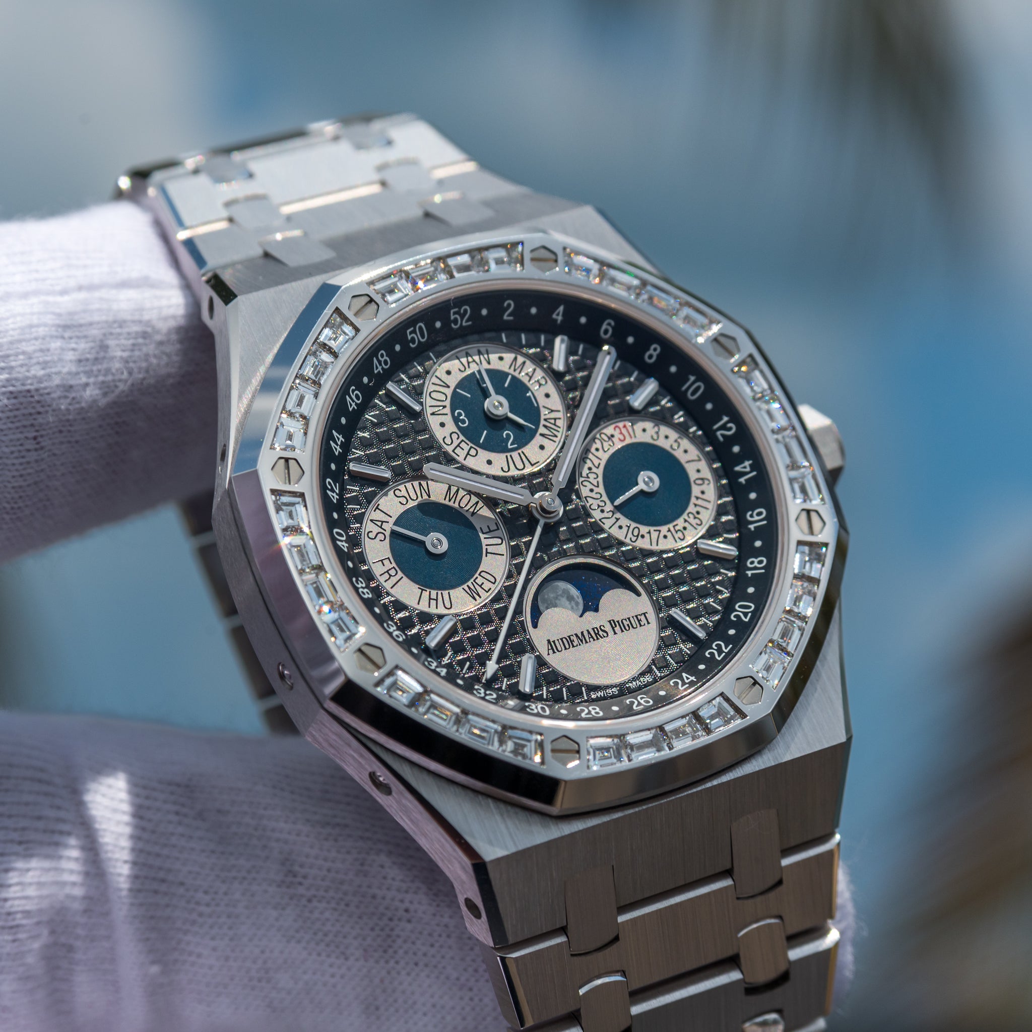 Audemars Piguet Pay Calculator: Monthly Salary in USD for 2024