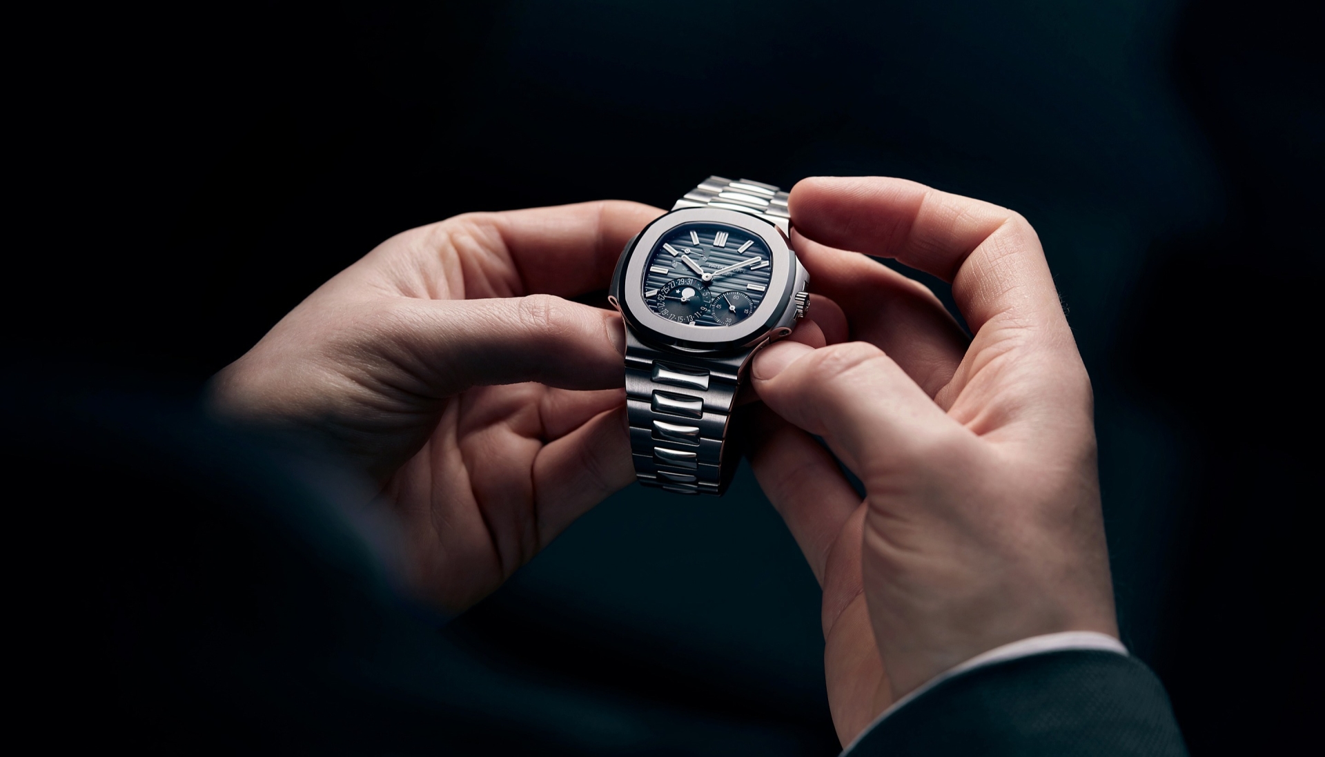 Why the Patek Philippe 5712/1A Nautilus Is a Must-Have for Watch Enthusiasts